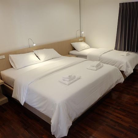 F Plus F Hostel Chiang Mai Exterior photo